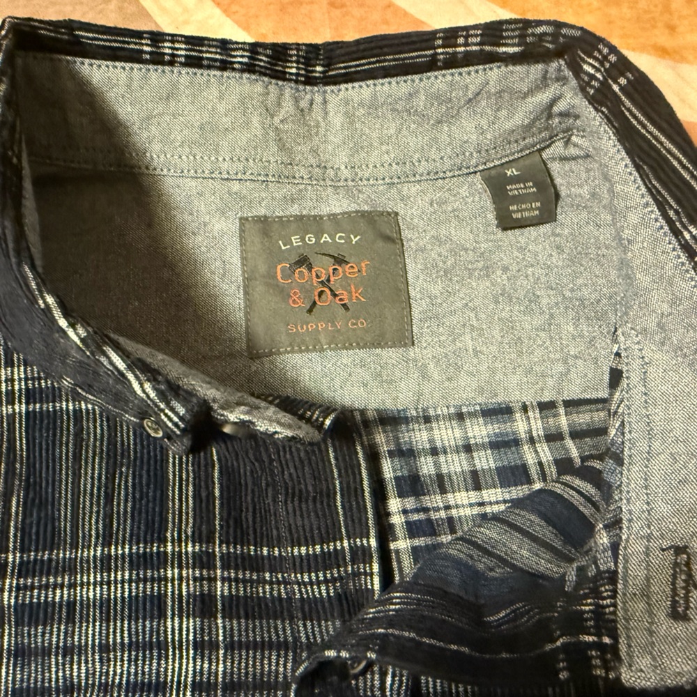 ✨ Legacy Copper & Oak Navy Blue Plaid Button Down - Picture 5 of 6